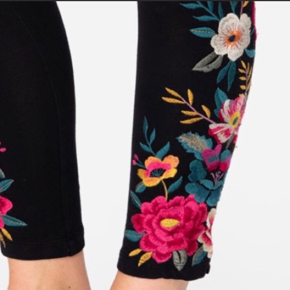 Johnny Was Embroidered Floral Leggings
